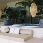 Hotel The Views Oasis