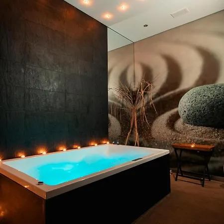 The Views Oasis كانيكو