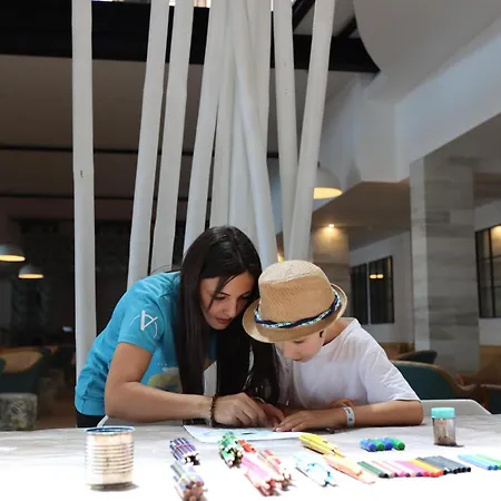 The Views Oasis كانيكو