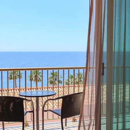 The Views Oasis Otel 4*