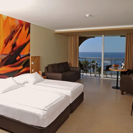 The Views Oasis 4*