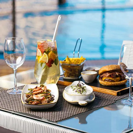 The Views Oasis كانيكو