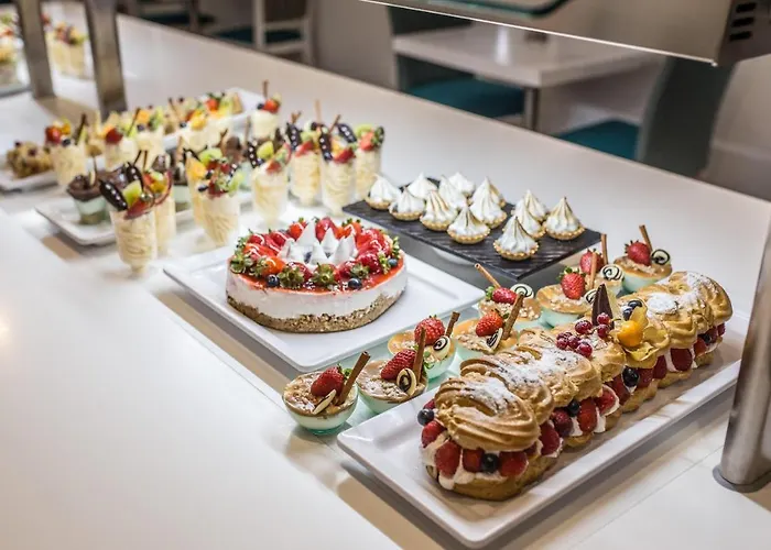 Hotell The Views Oasis Caniço