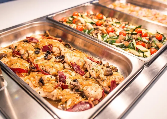 The Views Oasis Hotell 4*