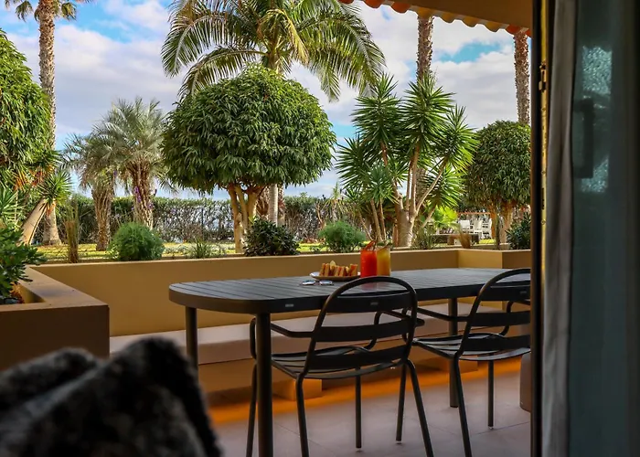 The Views Oasis Hotell 4*