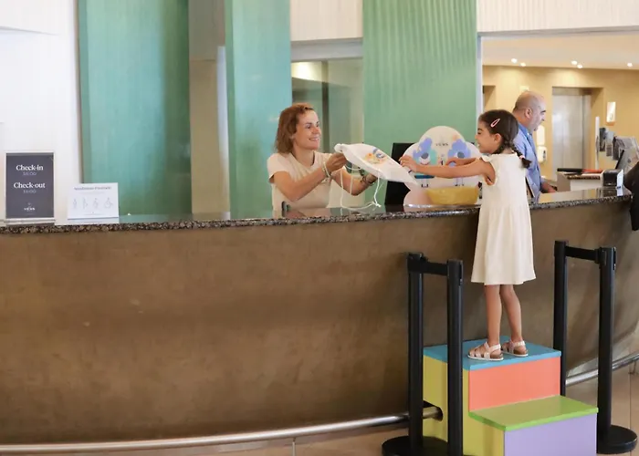 The Views Oasis Hotell Caniço