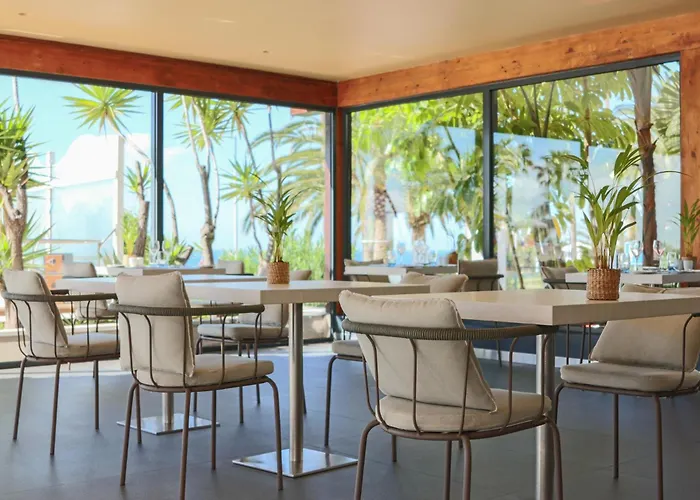 The Views Oasis Hotell