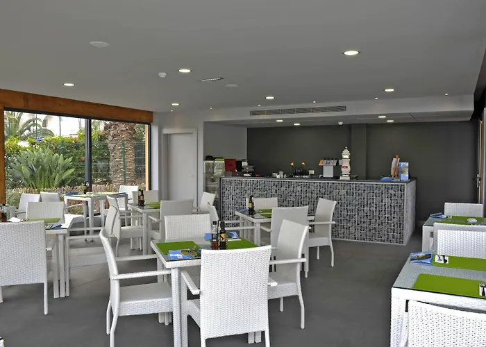 Hotell The Views Oasis