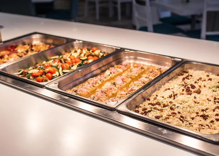 The Views Oasis Hotell 4*