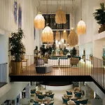 Hotel The Views Oasis 4*