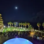 Hotel The Views Oasis 4*