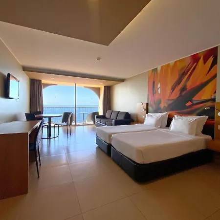 Hotel The Views Oasis 4*