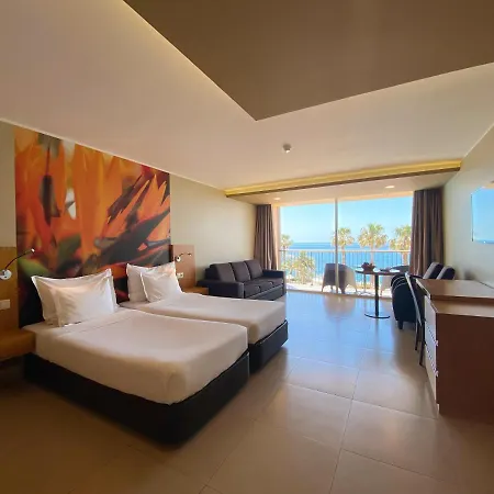 The Views Oasis Hotel 4*