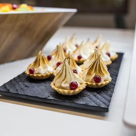 The Views Oasis Szálloda Caniço