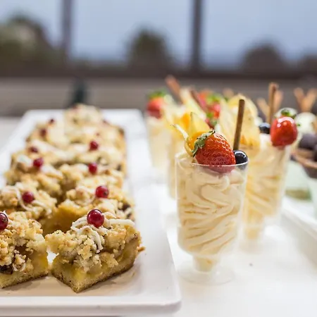 The Views Oasis Szálloda