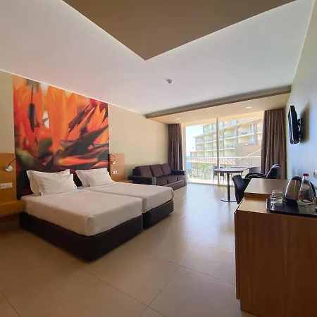 Hotel The Views Oasis 4*