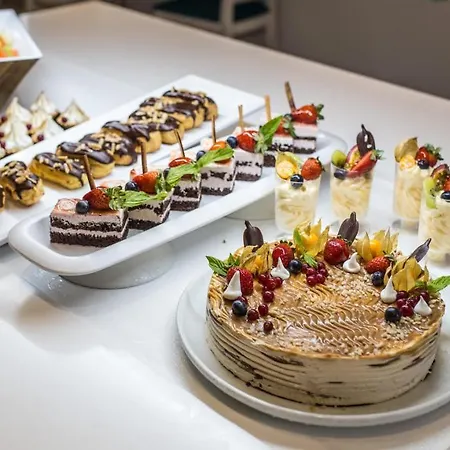 Ξενοδοχείο The Views Oasis 4*