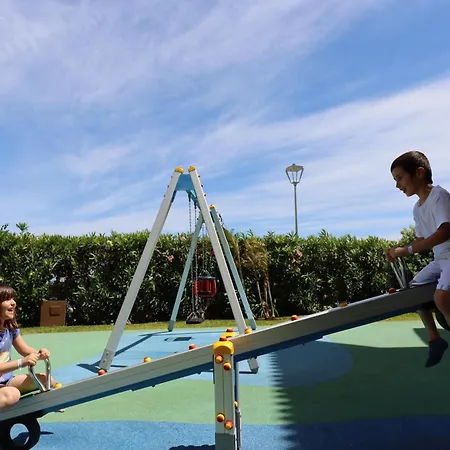 The Views Oasis Ξενοδοχείο 4*