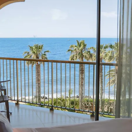 The Views Oasis Hotel 4*