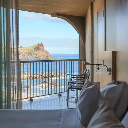 The Views Oasis 4*