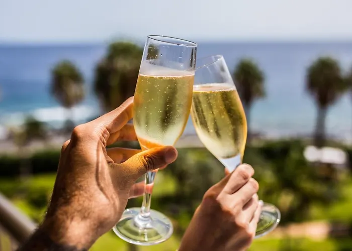 The Views Oasis Hotel Canico (Madeira)