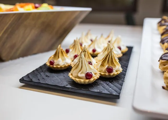 The Views Oasis Hotel Canico (Madeira)