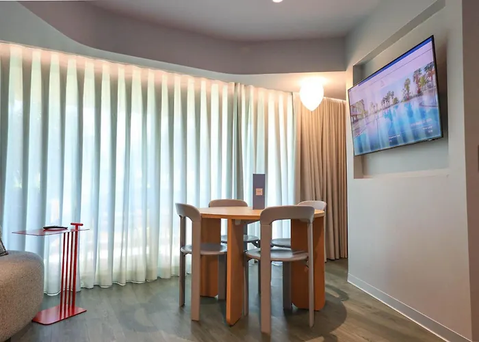 The Views Oasis 酒店 卡尼索