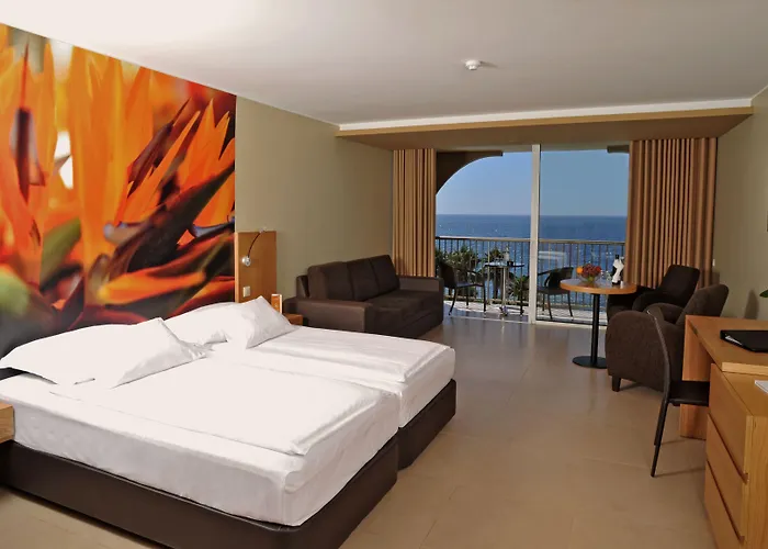 The Views Oasis 4*