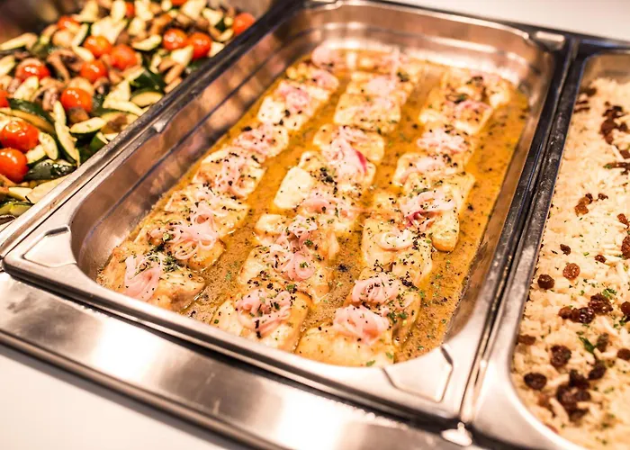 The Views Oasis Hotel 4*